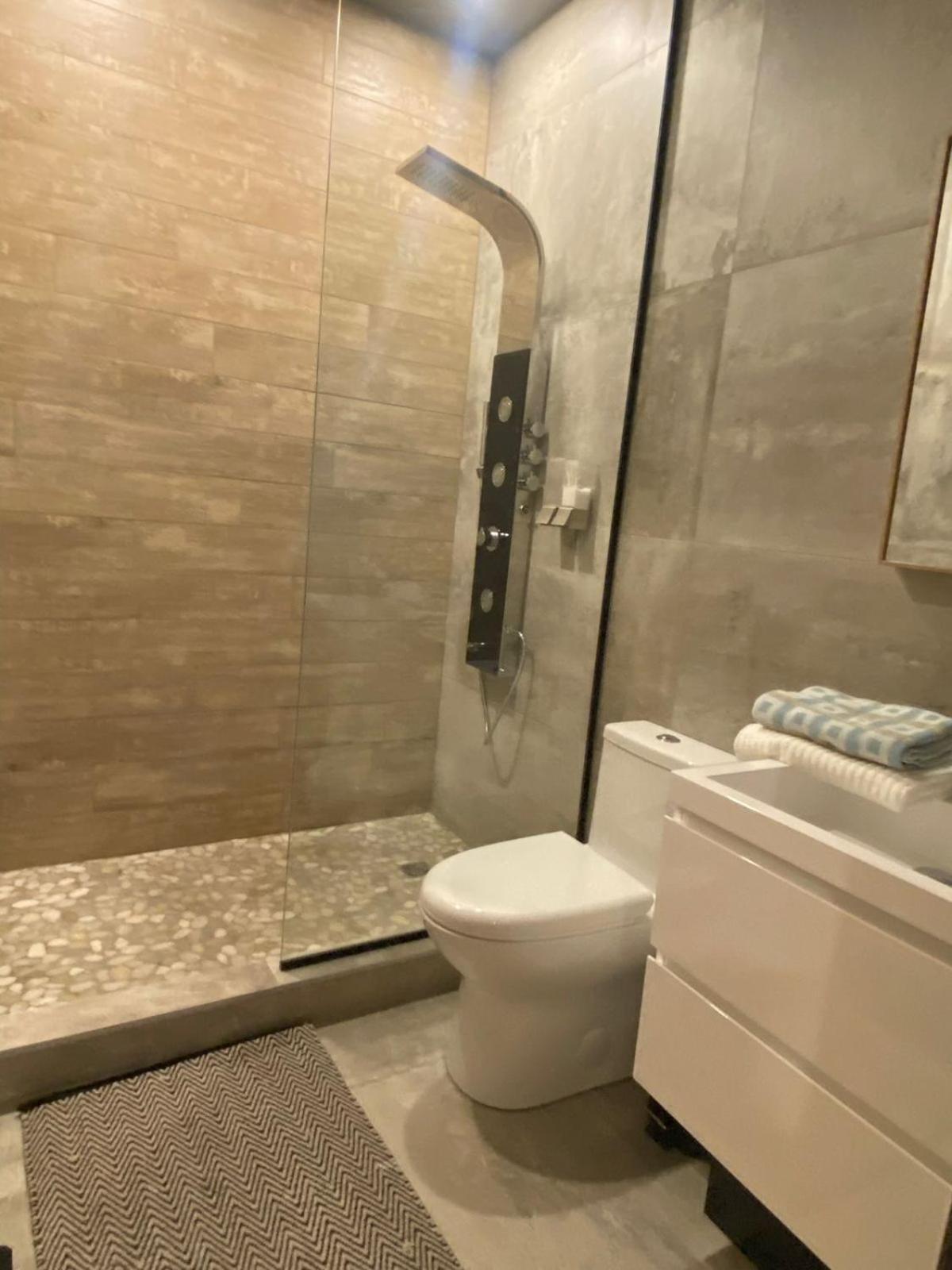 Private Room & Private Bathroom In Le Plateau 몬트리올 외부 사진